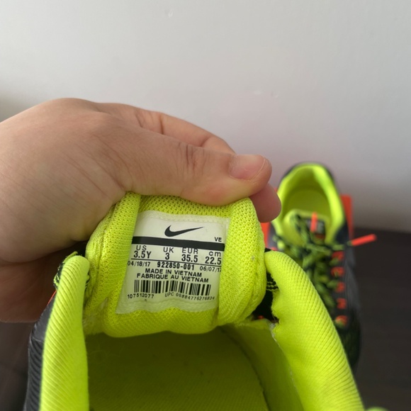 Nike Zoom Pegasus 34 Shield (GS) - Picture 8 of 8